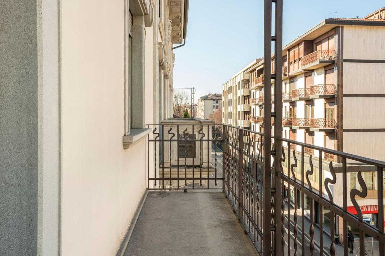 Alma Bergamo - Bilocale Vicino Alla Stazione Bagian luar foto